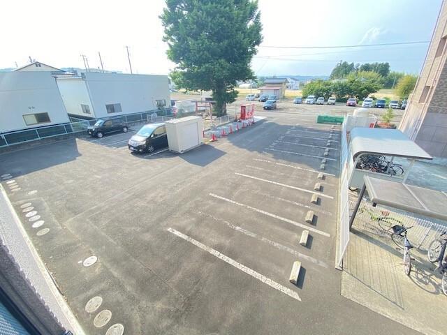 ウェスト　プレイス（401） 駐車場