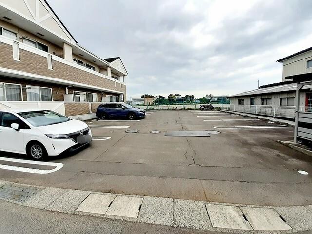 シュティル（201） 駐車場