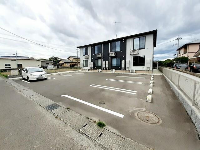 サクシード（202） 駐車場
