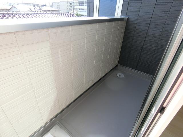 Ｄ−ｒｏｏｍ白萩町（302） バルコニー