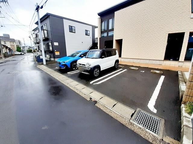 プレミアムハウス郡山（102） 駐車場