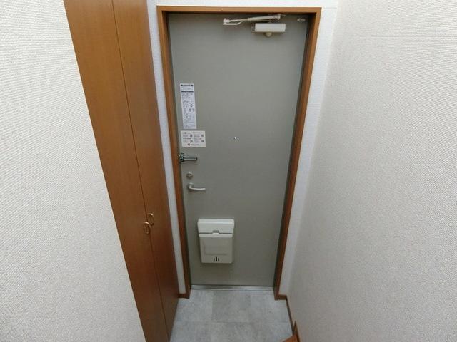 トップヒル泉　Ⅱ（202） 玄関