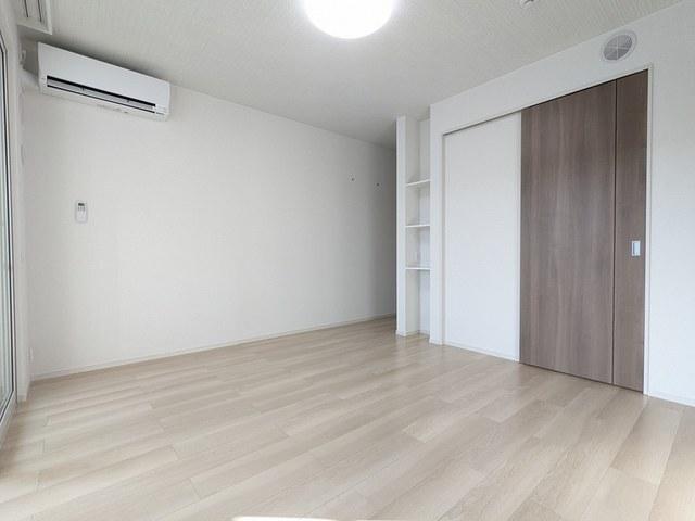 エレガンシア　Ⅲ（106） 室内