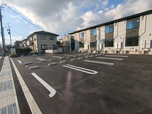 エレガンシア　Ⅲ（106） 駐車場
