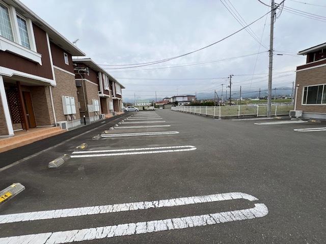 ラーク　フィールドⅡ（102） 駐車場