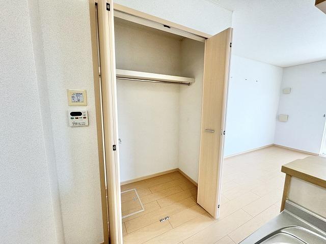 ジェントリー弐番館（105） 収納