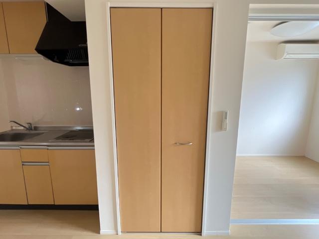リバティコート H＆M 部屋画像