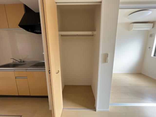 リバティコート H＆M 部屋画像