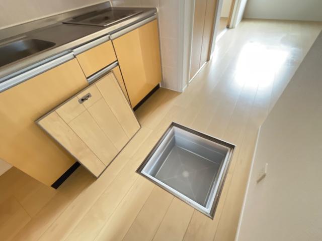 リバティコート H＆M 部屋画像