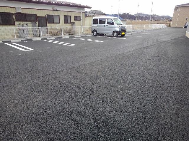 グランコートＳＫⅢ（101） 駐車場