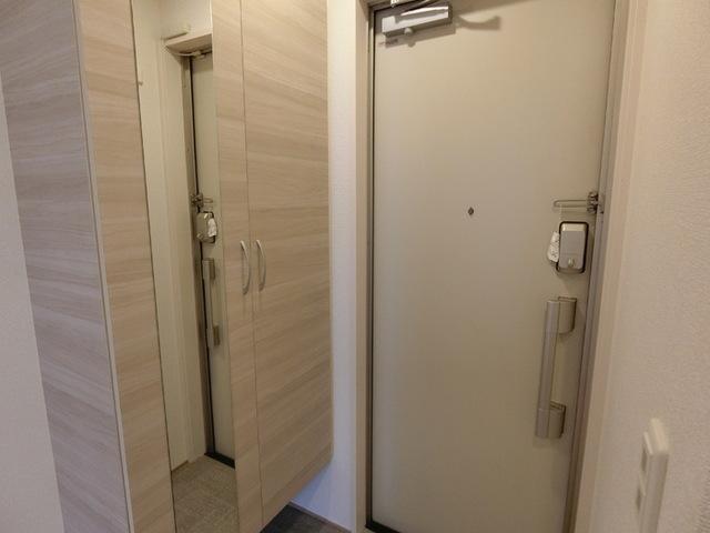 Ｄ−ＲＯＯＭ二軒茶屋ＴМＴ（201） 玄関