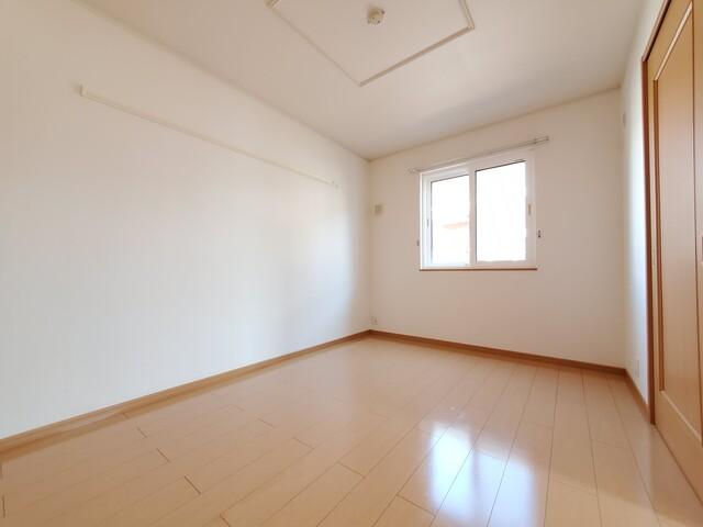 ロイヤル　クレッセント　Ⅲ（104） 室内