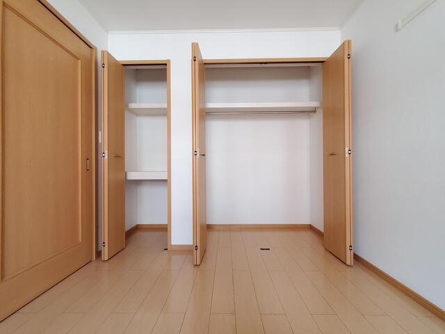 ロイヤル　クレッセント　Ⅲ（104） 収納