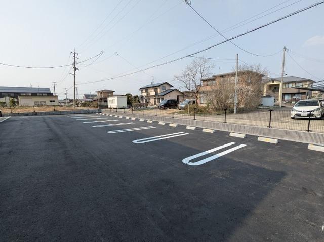 ルノ（103） 駐車場