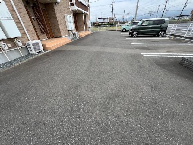 ラーク　フィールドⅣ（101） 駐車場