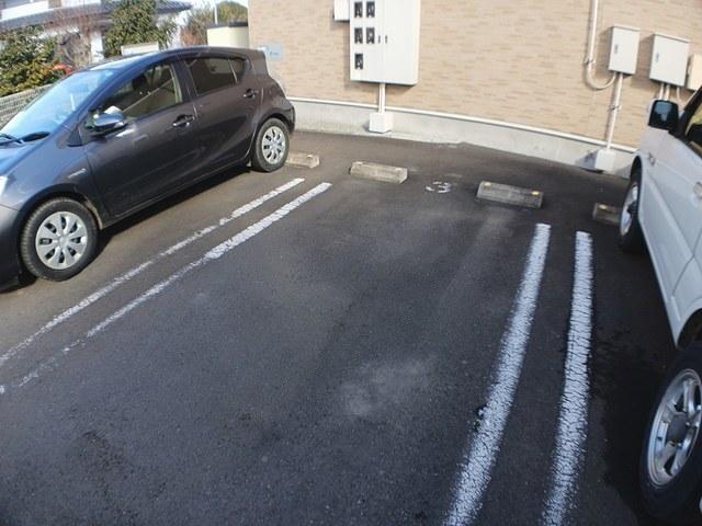 サクラ（101） 駐車場