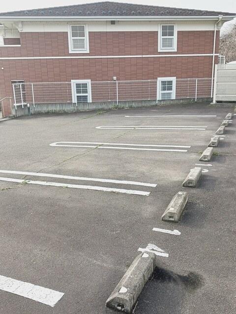 カーサ　セレノ（201） 駐車場