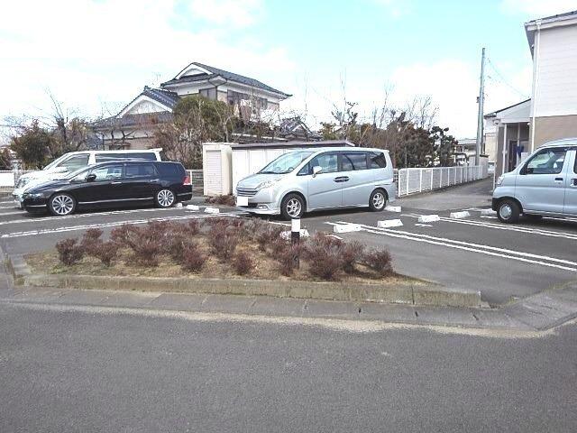ＧＲＥＥＮ　ＧＡＲＤＥＮ福室Ｂ（201） 駐車場