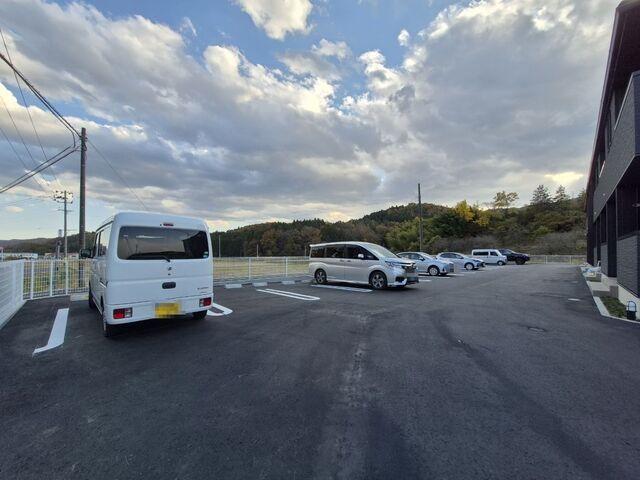 ラ・テール大平（202） 駐車場