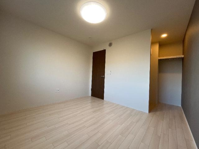 イリアス 部屋画像