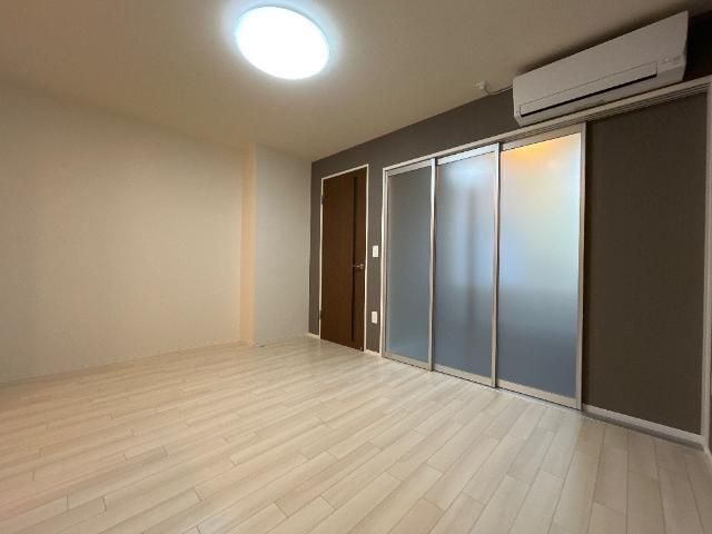 イリアス 部屋画像