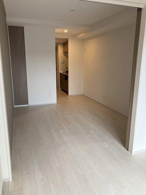 ロイヤルパークス仙台青葉通（1402） リビング