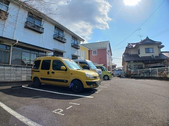 ハートフルロクト（201） 駐車場