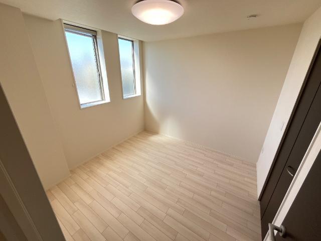 ストロベリー・フィールズ 部屋画像