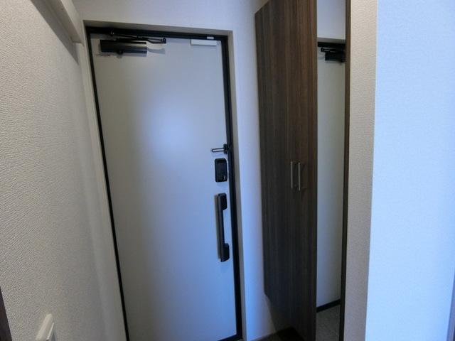 Ｄ−ＲＯＯＭ七曲Ⅱ（201） 玄関