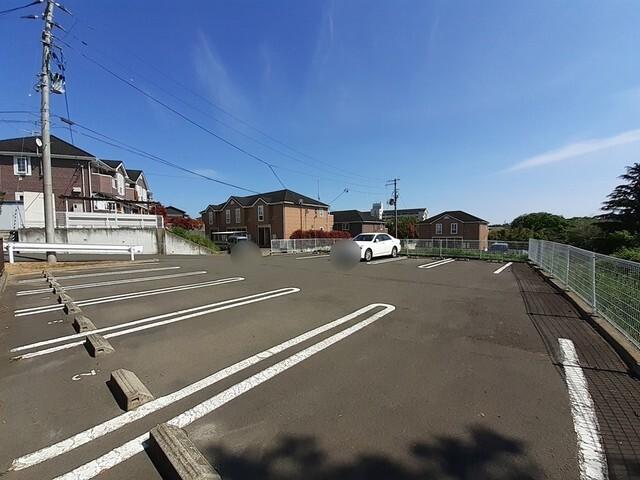 グランデパインヒルズＢ（204） 駐車場