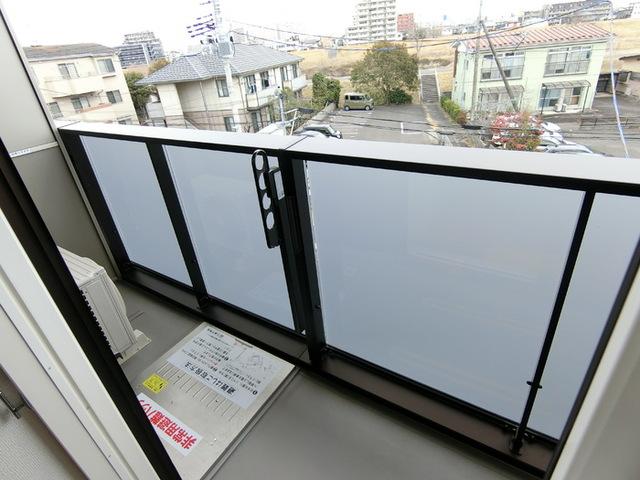 Ｄ−ＲＯＯＭ八本松1丁目（302） バルコニー