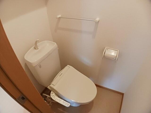 ロイヤル　クレッセント　Ⅲ（101） トイレ