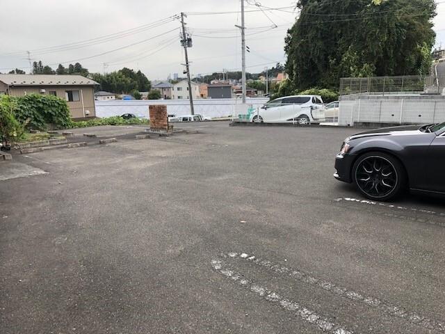 エスト・コリーヌ（103） 駐車場
