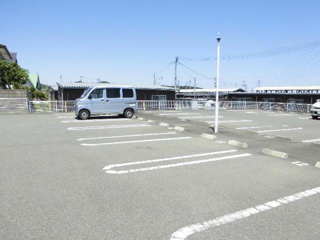 マンション　グランデ　カナバ（101） 駐車場