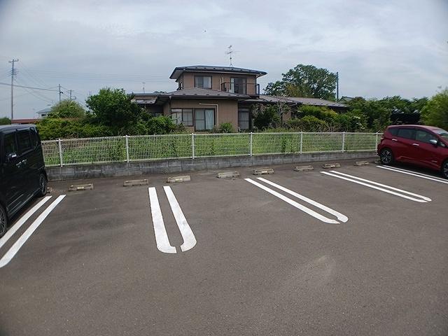 プルメリア（101） 駐車場