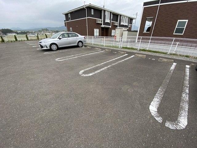 ジュネスⅡ（202） 駐車場