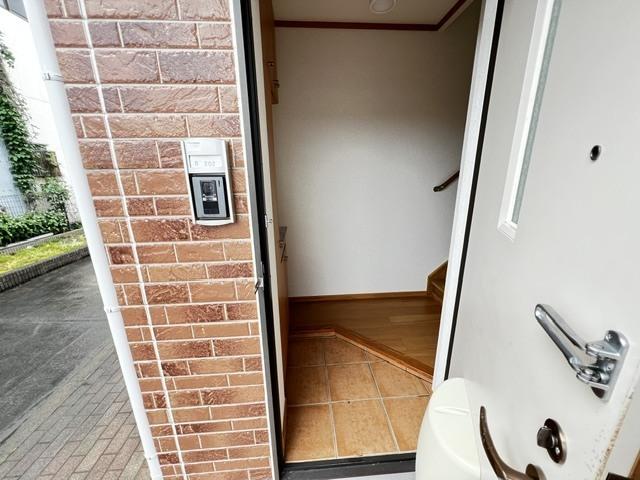 サンシャインひばりＢ（202） 玄関
