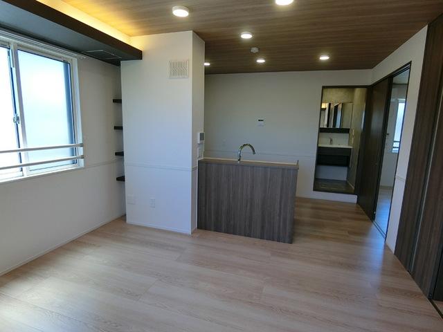 Luxe Gracia 成田町（303） リビング