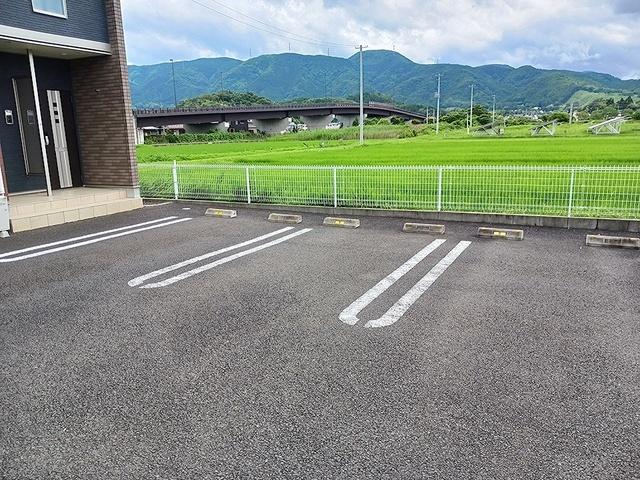 サングレイスＡ（202） 駐車場