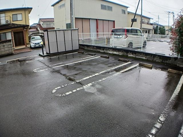 モ・メゾン・ＮＷ（201） 駐車場