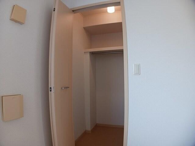 レセンテ・Ｅ　弐番館（101） 収納
