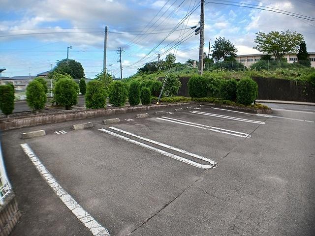 さくらグレース１号館（202） 駐車場