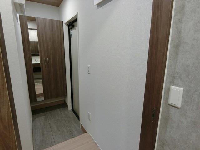 Luxe Gracia 成田町（101） 玄関