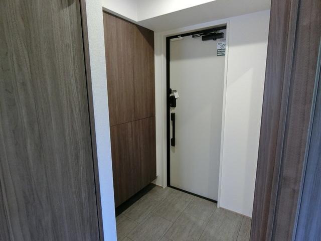 Luxe Gracia 成田町（203） 玄関