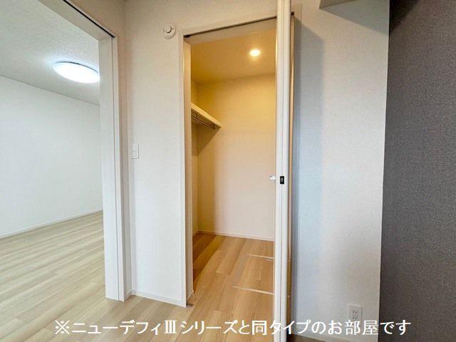 ルーチェフルサワＧＪ（105） 収納