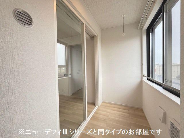 ルーチェフルサワＧＪ（105） 室内