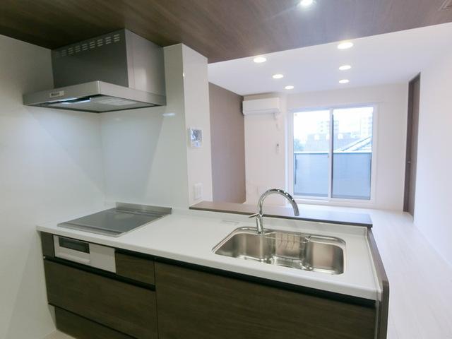 Ｄ−ＲＯＯＭ八軒小路（302） キッチン
