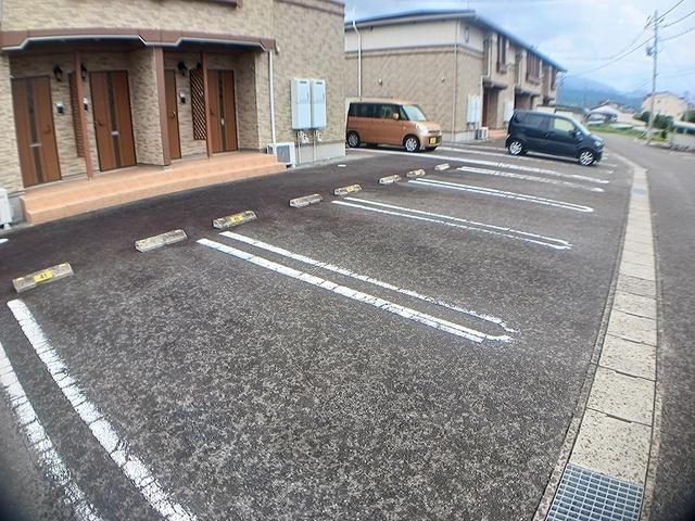 ウィステリア陽寿Ⅳ（201） 駐車場