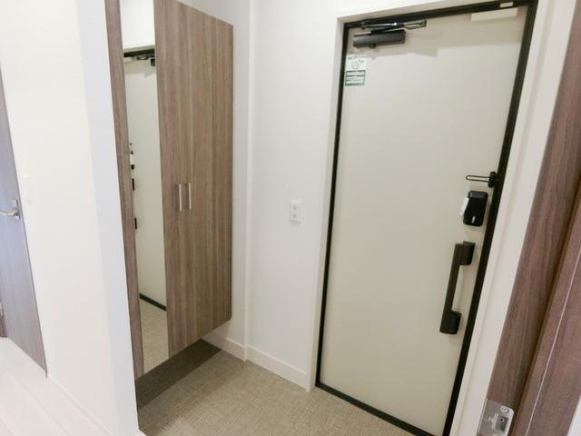 Ｄ−ＲＯＯＭ八軒小路（101） 玄関