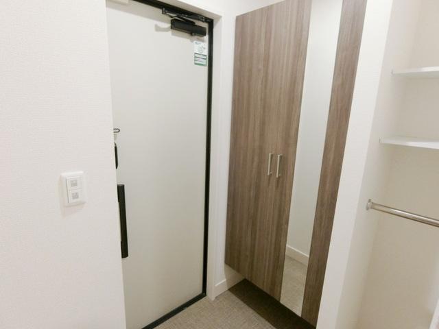 Ｄ−ＲＯＯＭ八軒小路（103） 玄関